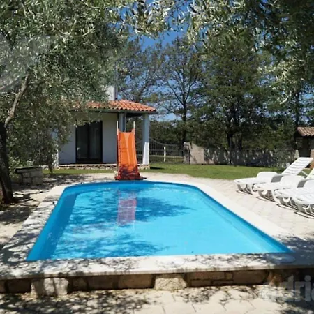 Splendid With Swimming Pool Porec