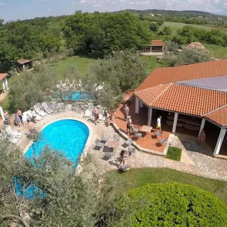 Splendid With Swimming Pool